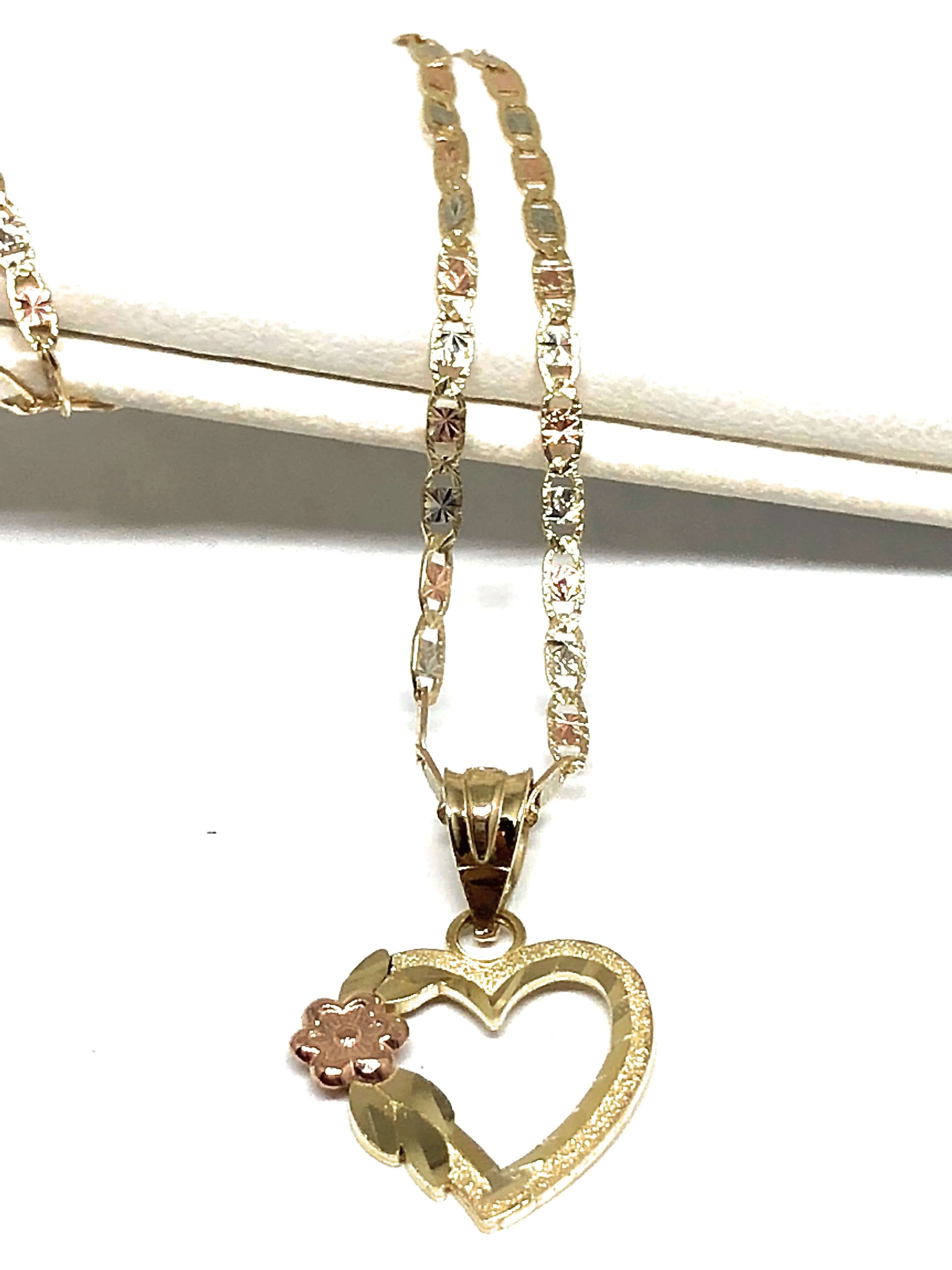 10k Solid Gold Tri-Color Heart Pendant Necklace Tri-Color Valentina Chain - Image 2