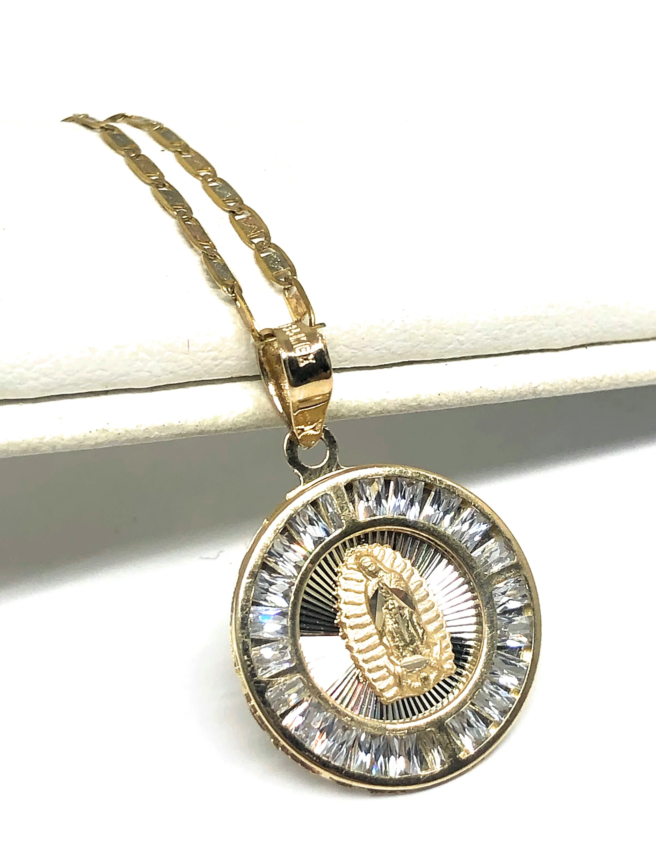 10k Solid Gold Tri-Color Virrgin Mary CZ Round Pendant Necklace Virrgen Gaudalupe - Image 3