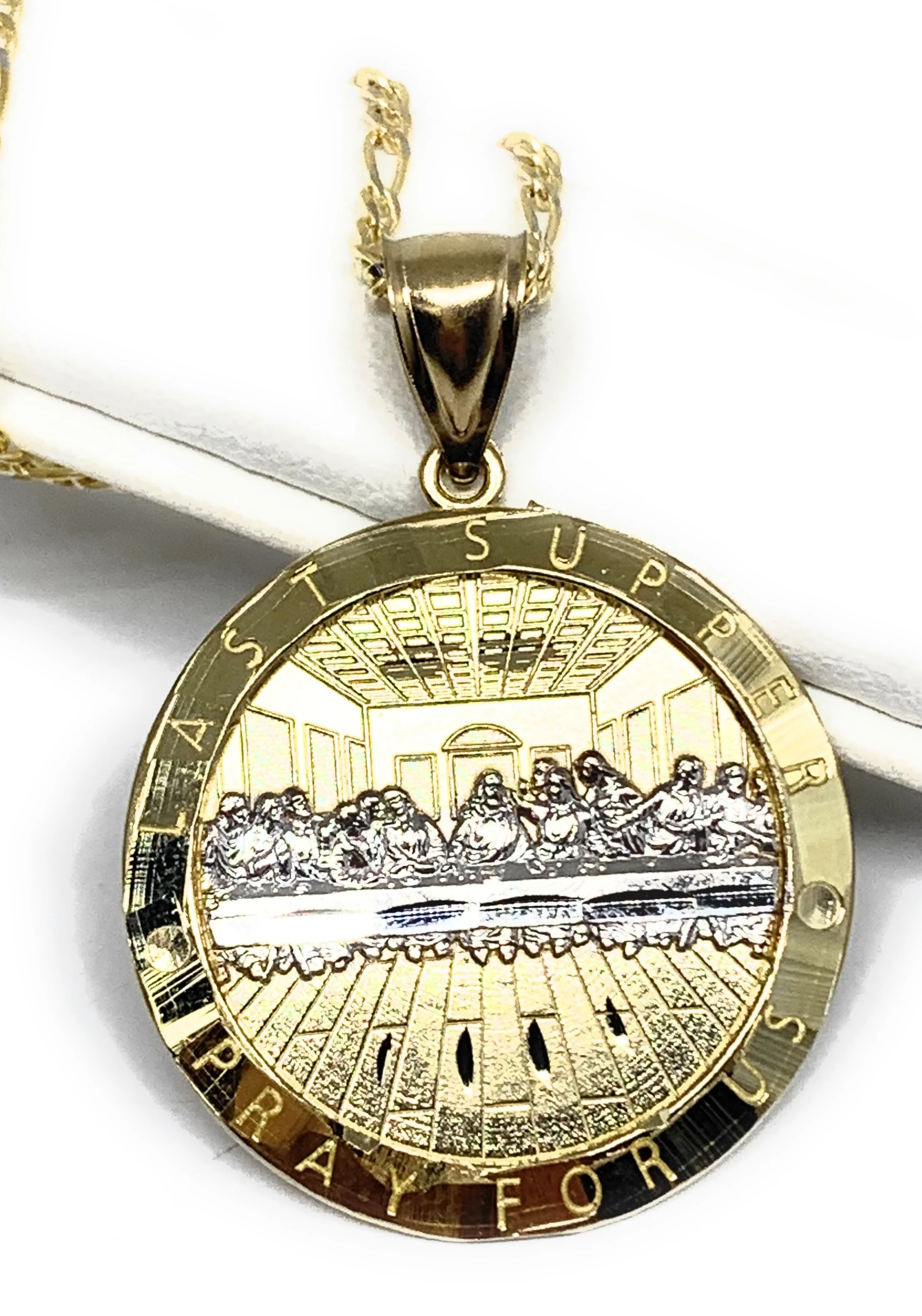 10k Solid Gold Yellow 2-Tone Jesus Last Supper Round Pendant Necklace (6g) - Image 5