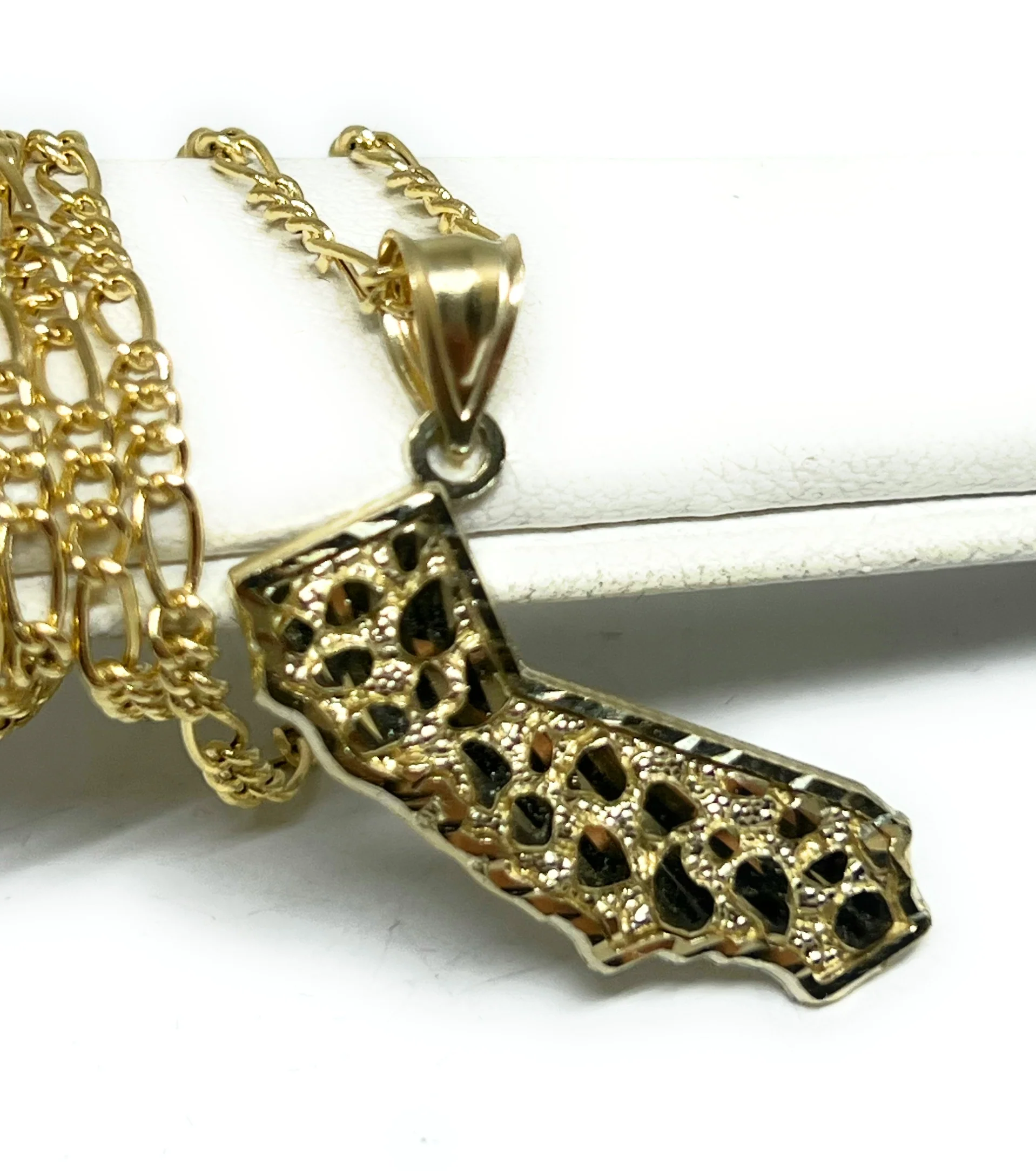 10k Solid Gold Yellow CALIFORNIA NUGGET Pendant Necklace - Image 5