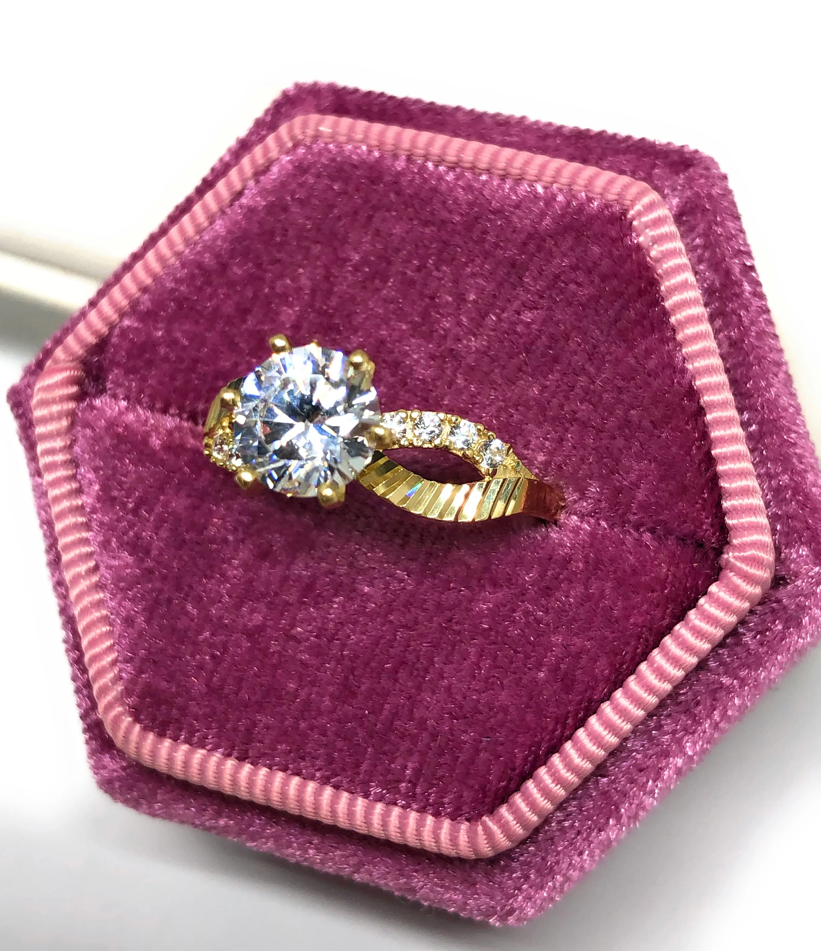 10k Solid Gold Yellow Gold 1.5 KARAT Cubic Zirconia Engagement Ring - Image 4