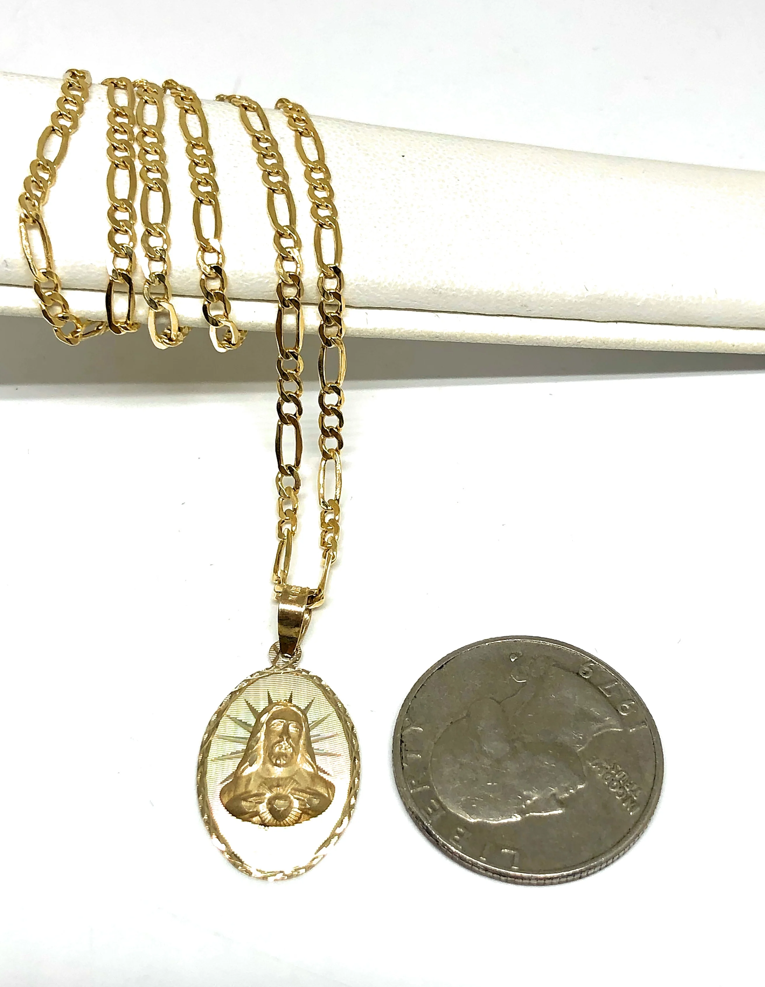 10k Solid Gold Yellow Gold Classic Jesus Sagrado Corazon Oval Pendant Necklace Figaro Chain - Image 2