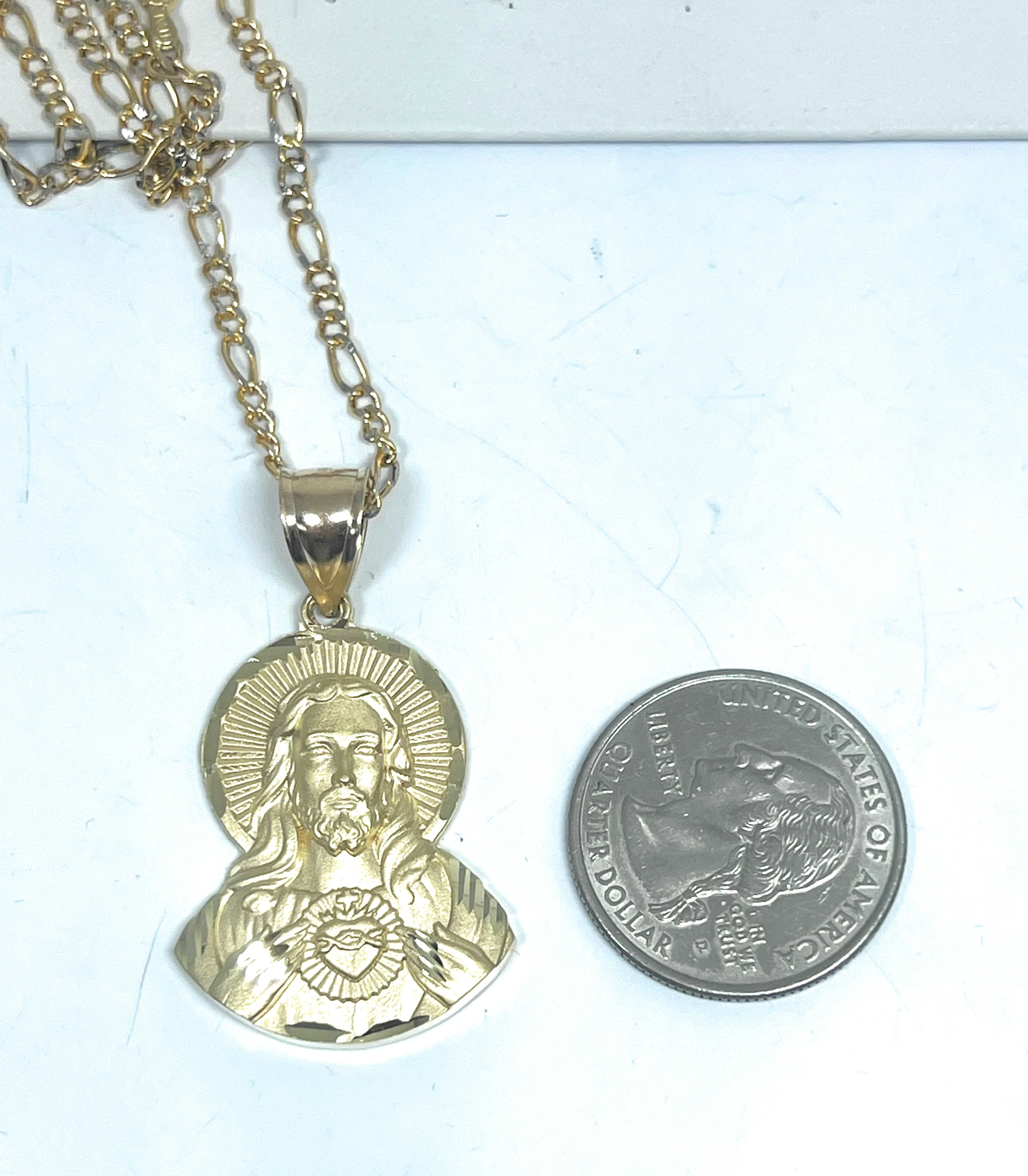 10k Solid Gold Yellow Gold Classic Jesus Sagrado Corazon Pendant Necklace (6.5g) (LG) - Image 2