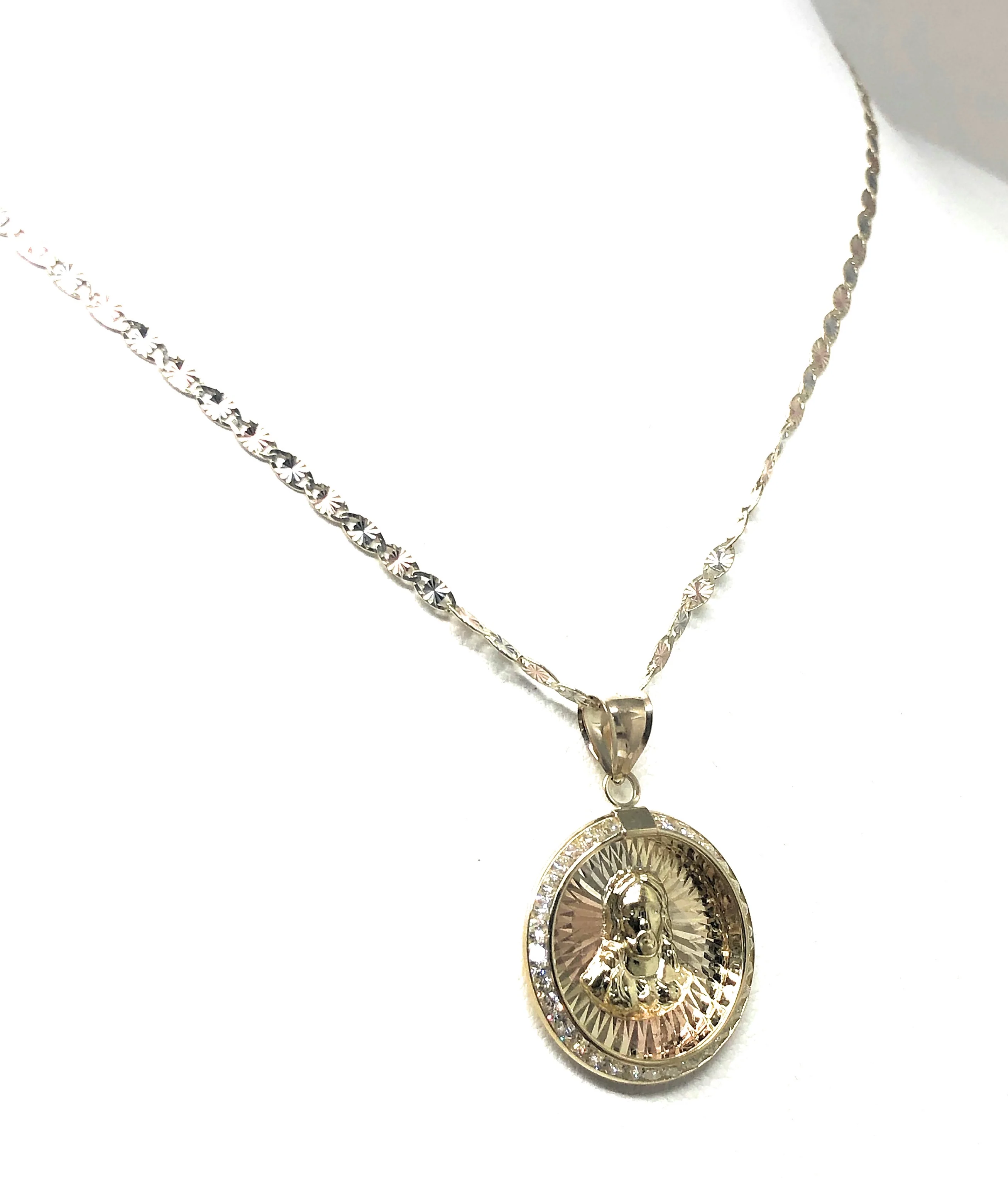 10k Solid Gold Yellow Gold Jesus Sagrado Corazon CZ Pendant Necklace Valentina Chain - Image 4