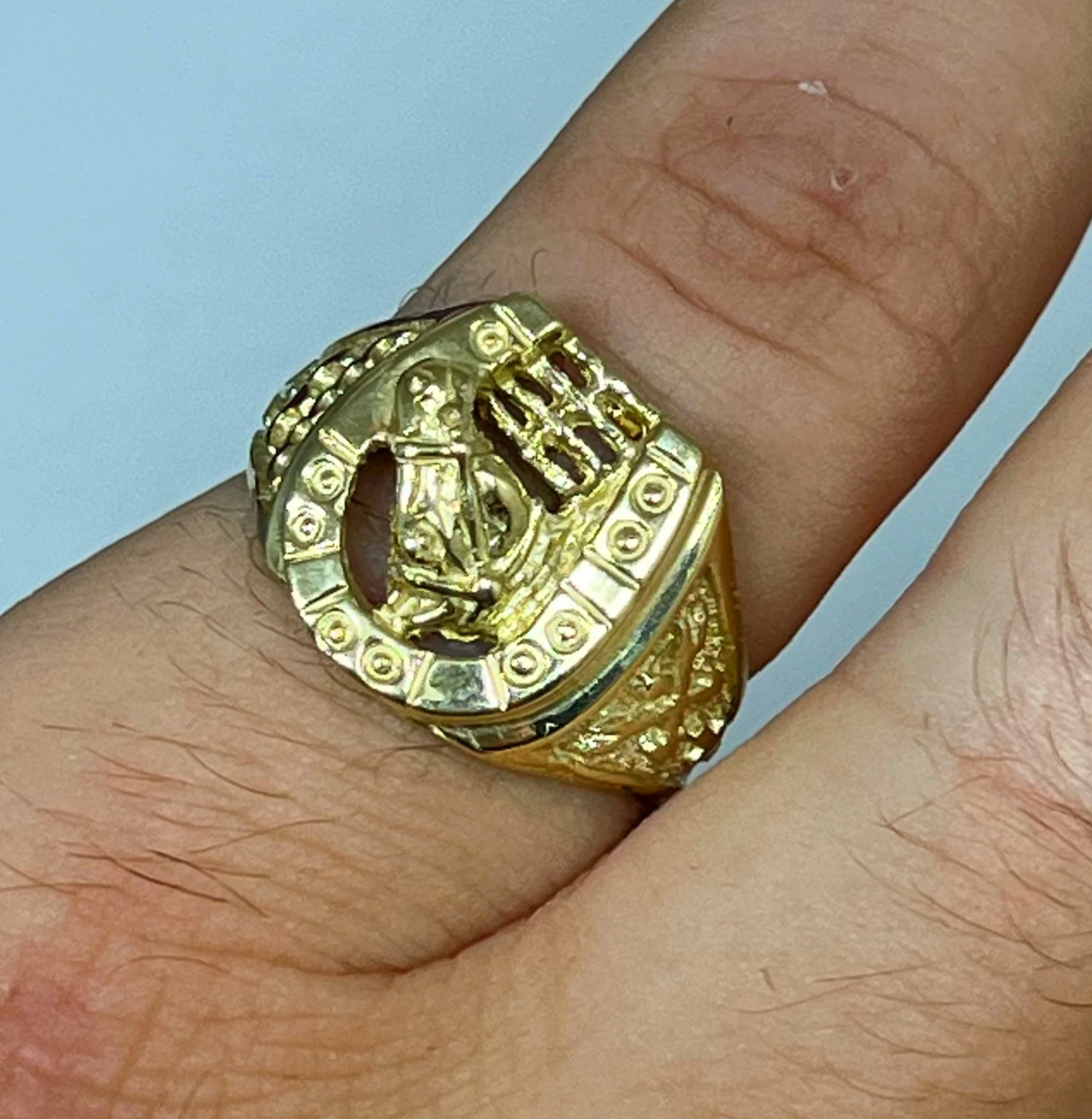 10k Solid Gold Yellow Horse Horseshoe Ring - Image 2