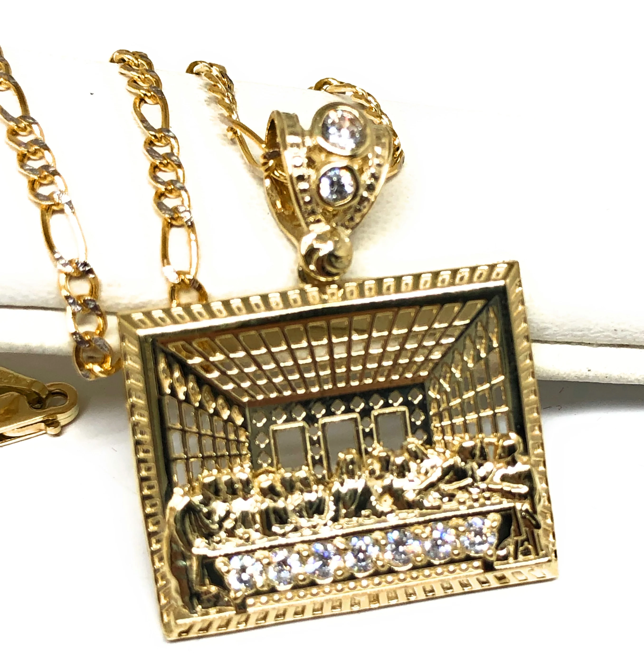 10k Solid Gold Yellow Jesus Last Supper CZ Pendant Necklace - Image 3