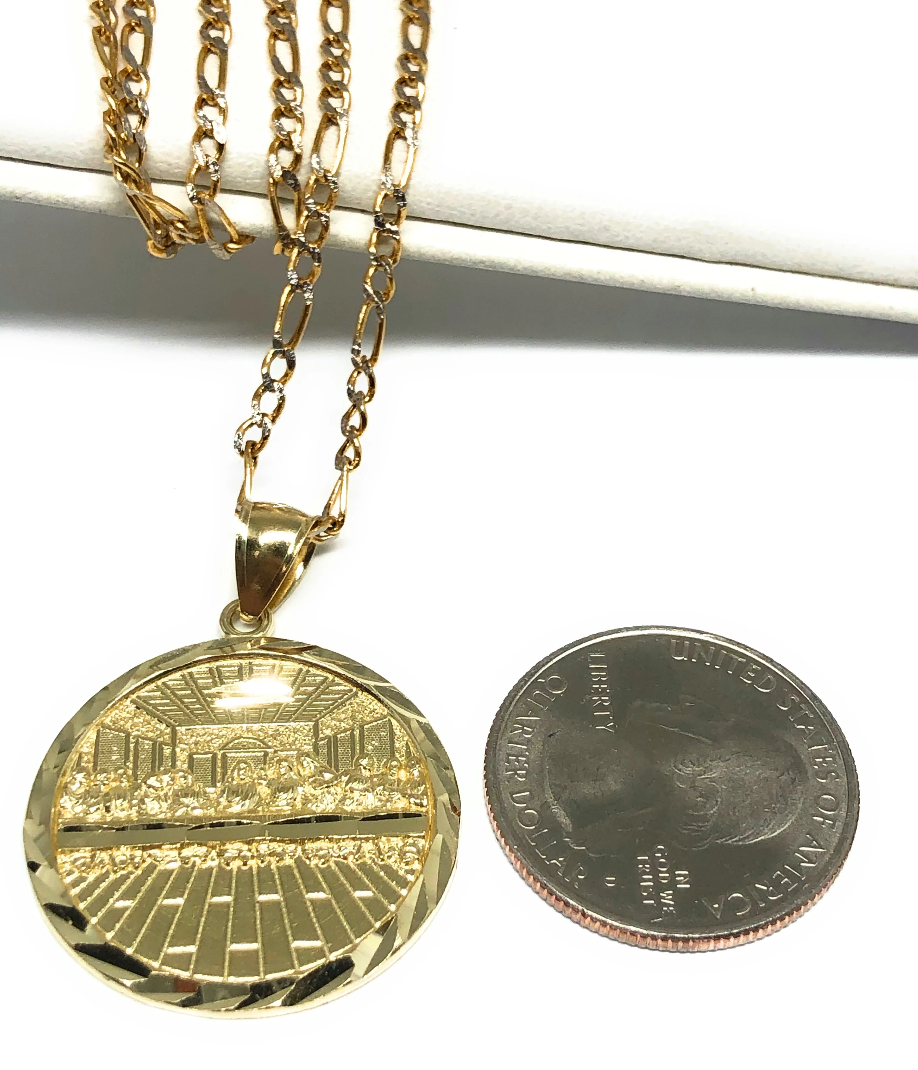 10k Solid Gold Yellow Jesus Last Supper Round Pendant Necklace - Image 3