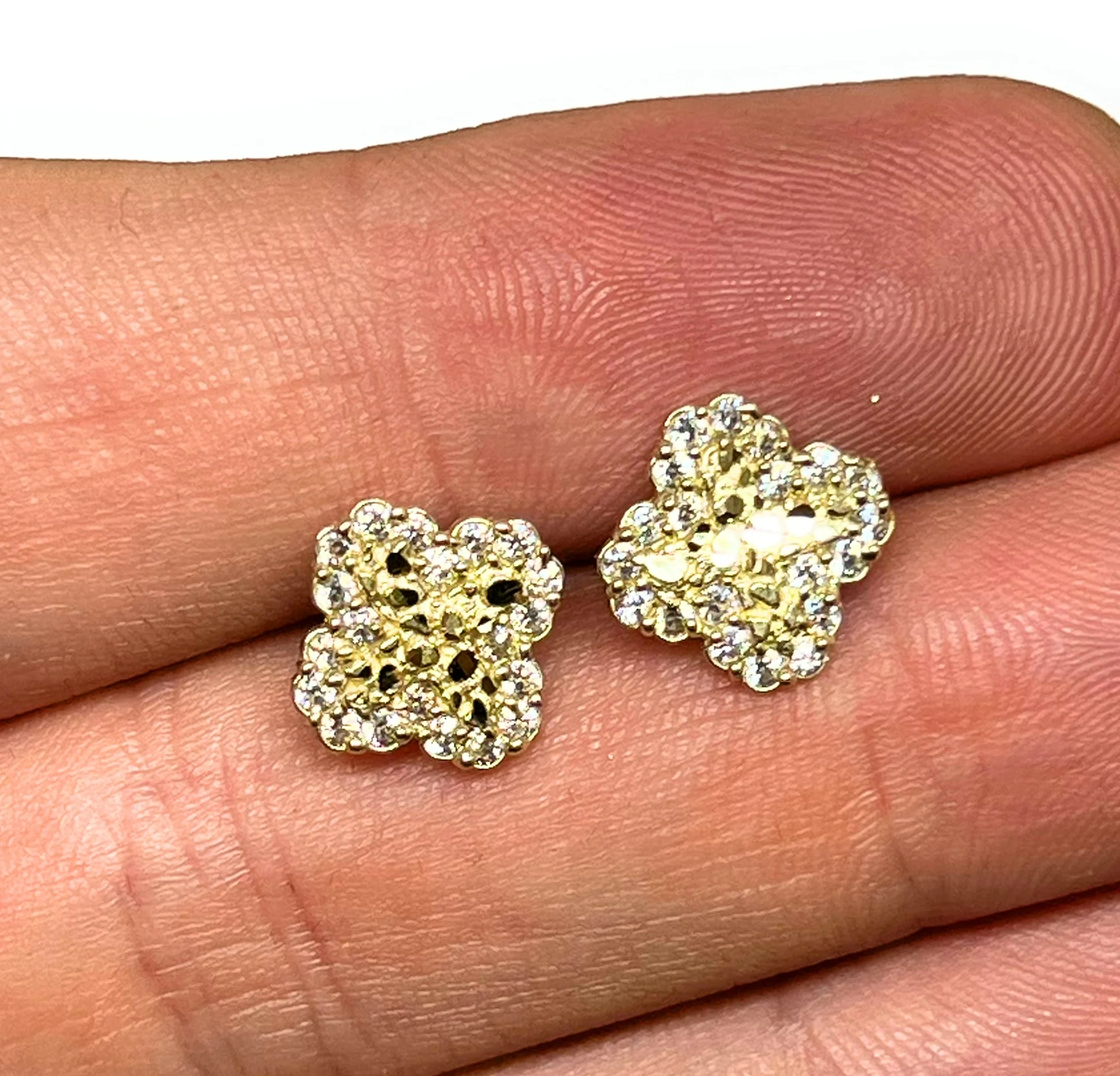 10k Solid Gold Yellow Nugget FLOWER CLOVER CZ Stud Earrings 12mm - Image 2