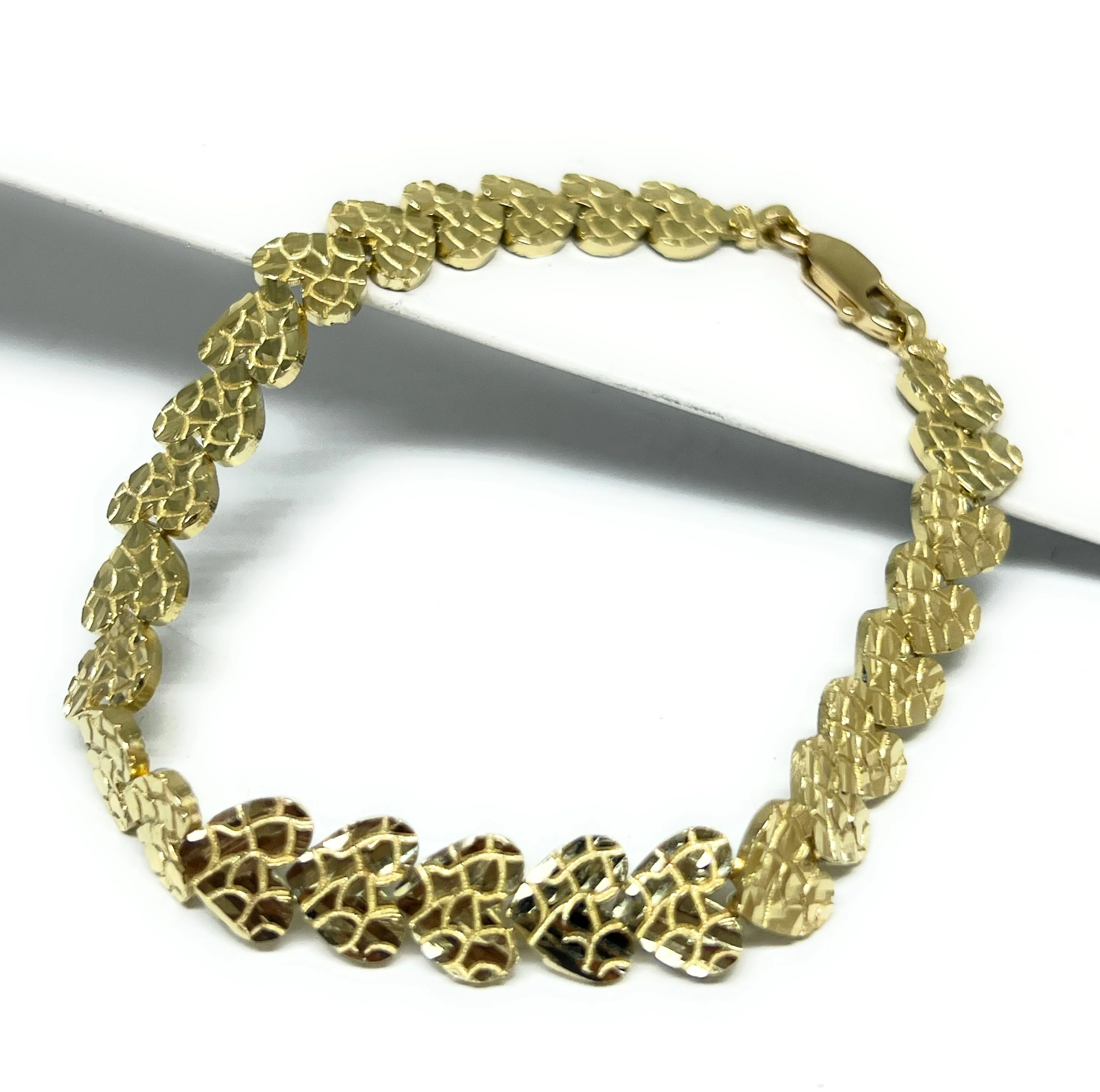 10k Solid Gold Yellow NUGGET HEARTS 7.25-7.75 INCH 8.5MM BRRACELET - Image 4