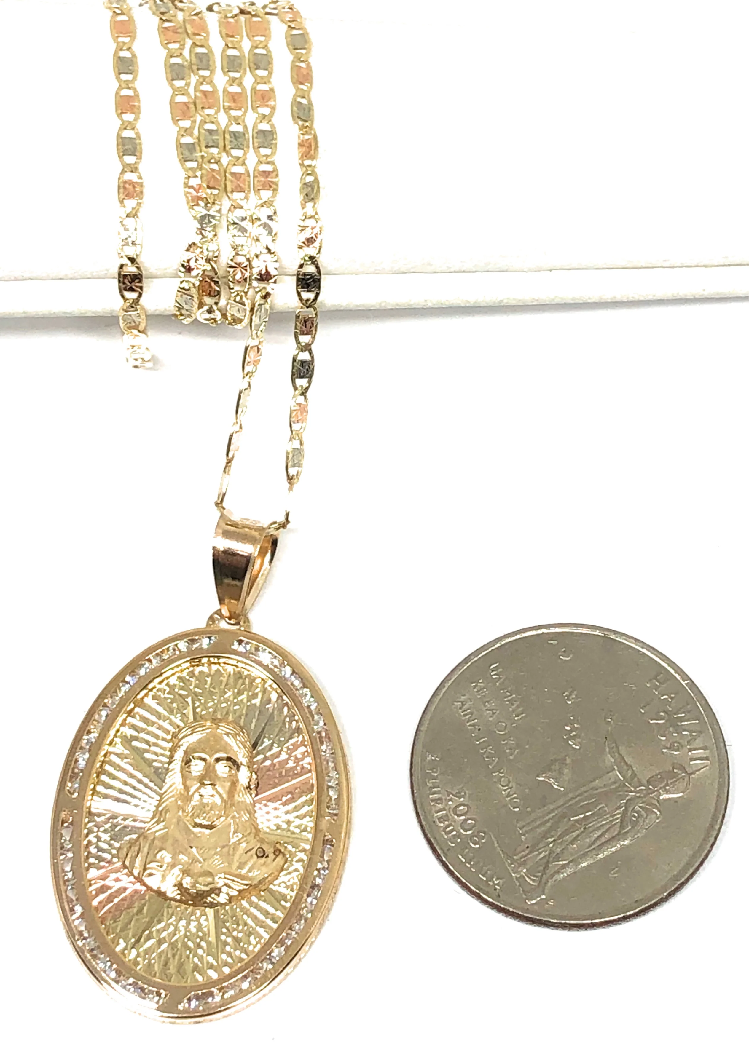 14k Solid Gold Tri-Color Jesus Sagrado Corazon Oval Pendant Necklace Valentina Chain - Image 2