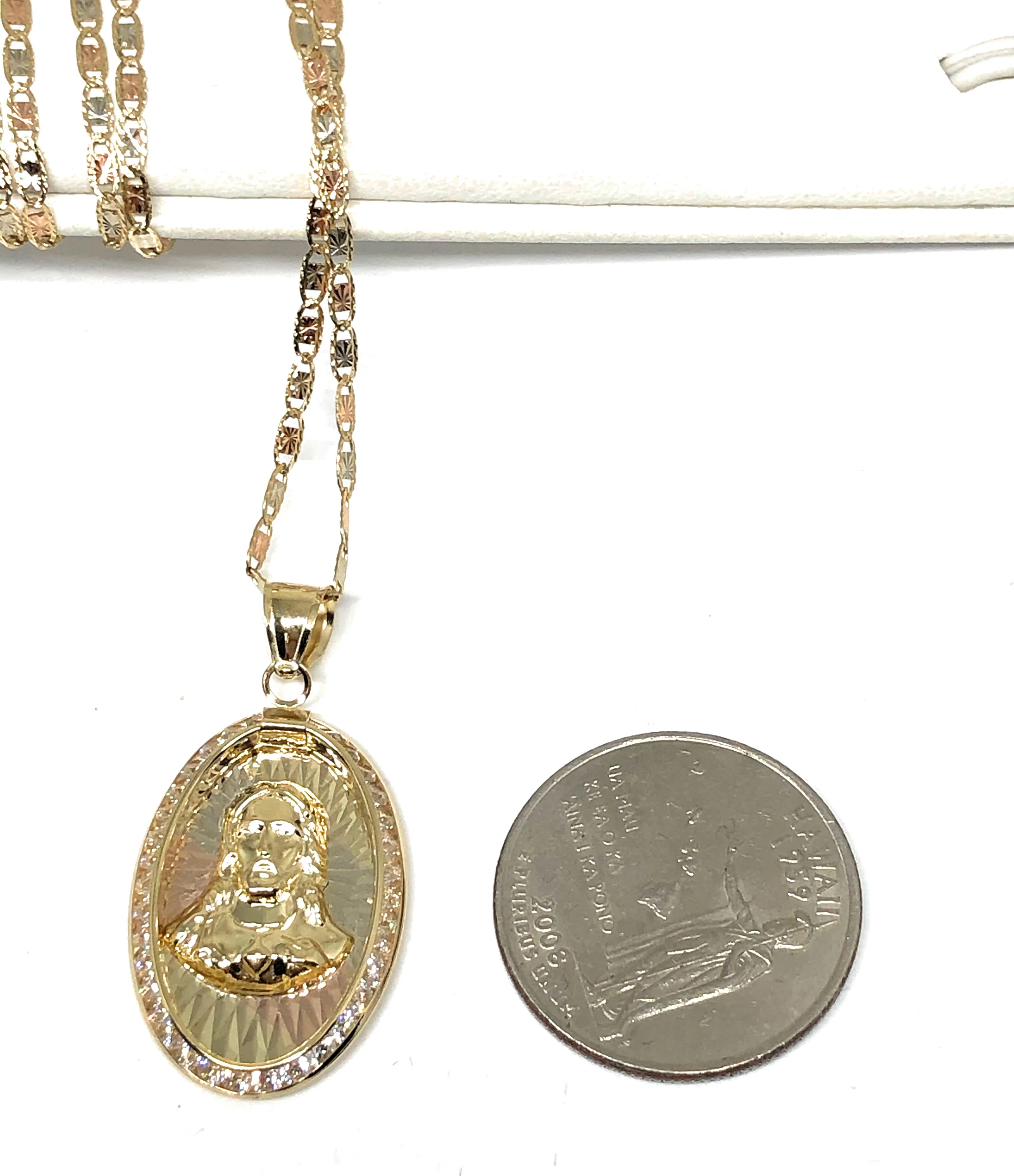 14k Solid Gold Tri-Color Jesus Sagrado Corazon Oval Pendant Necklace Valentina Chain - Image 2