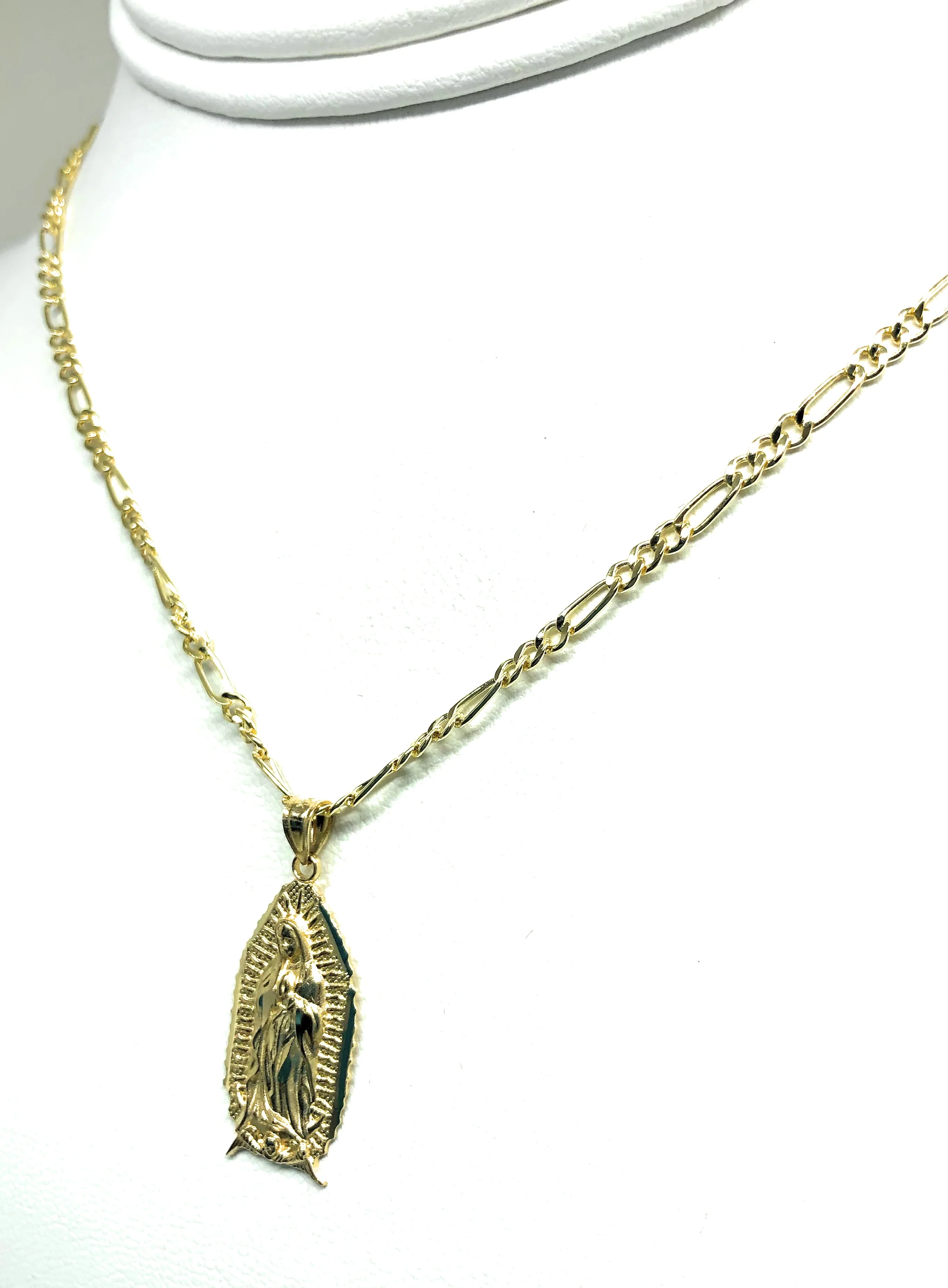 14k Solid Gold Yellow Classic Virrgin Mary Pendant Virrgen Guadalupe Figaro Chain - Image 6