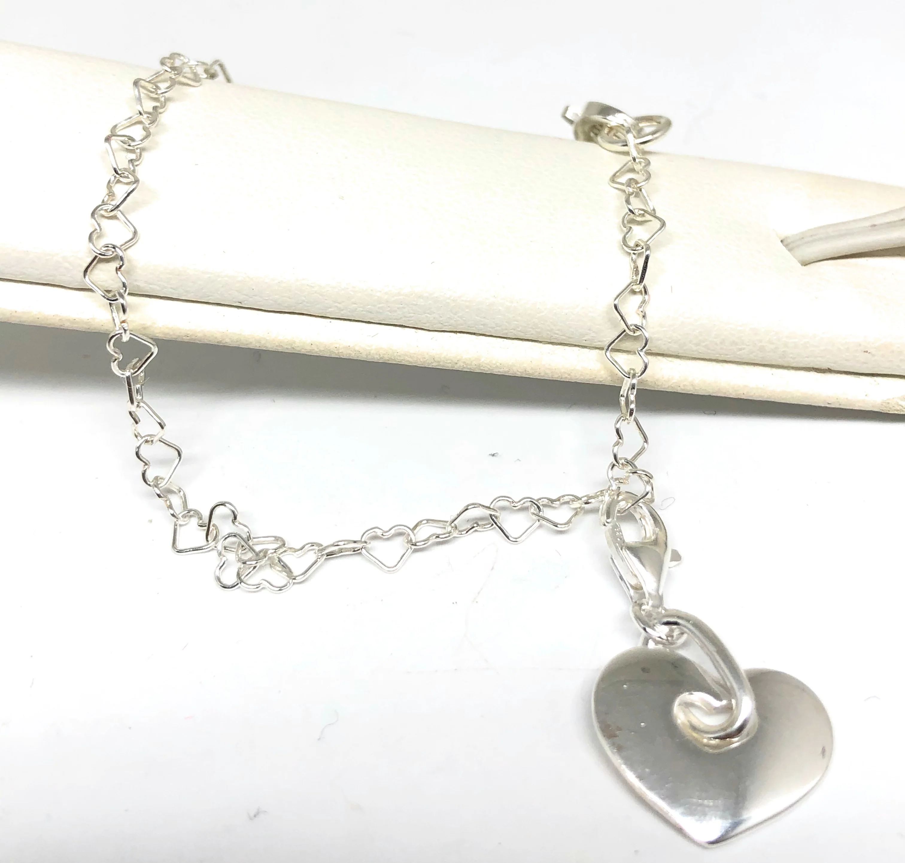 .925 Silver Heart Charm Braccelet 7 inch - Image 4