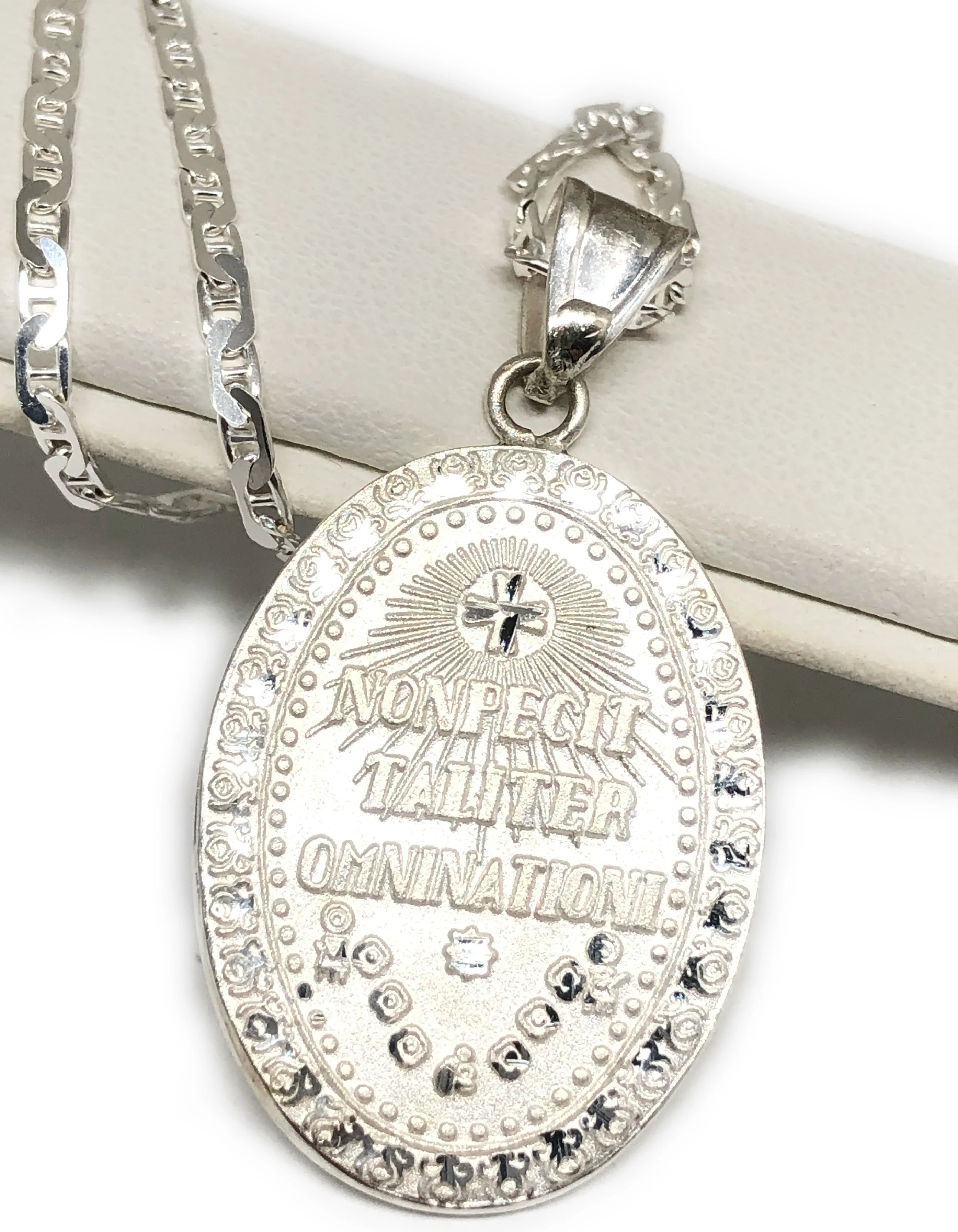 .925 Silver Virrgin Marry Oval Pendant Necklace - Image 3