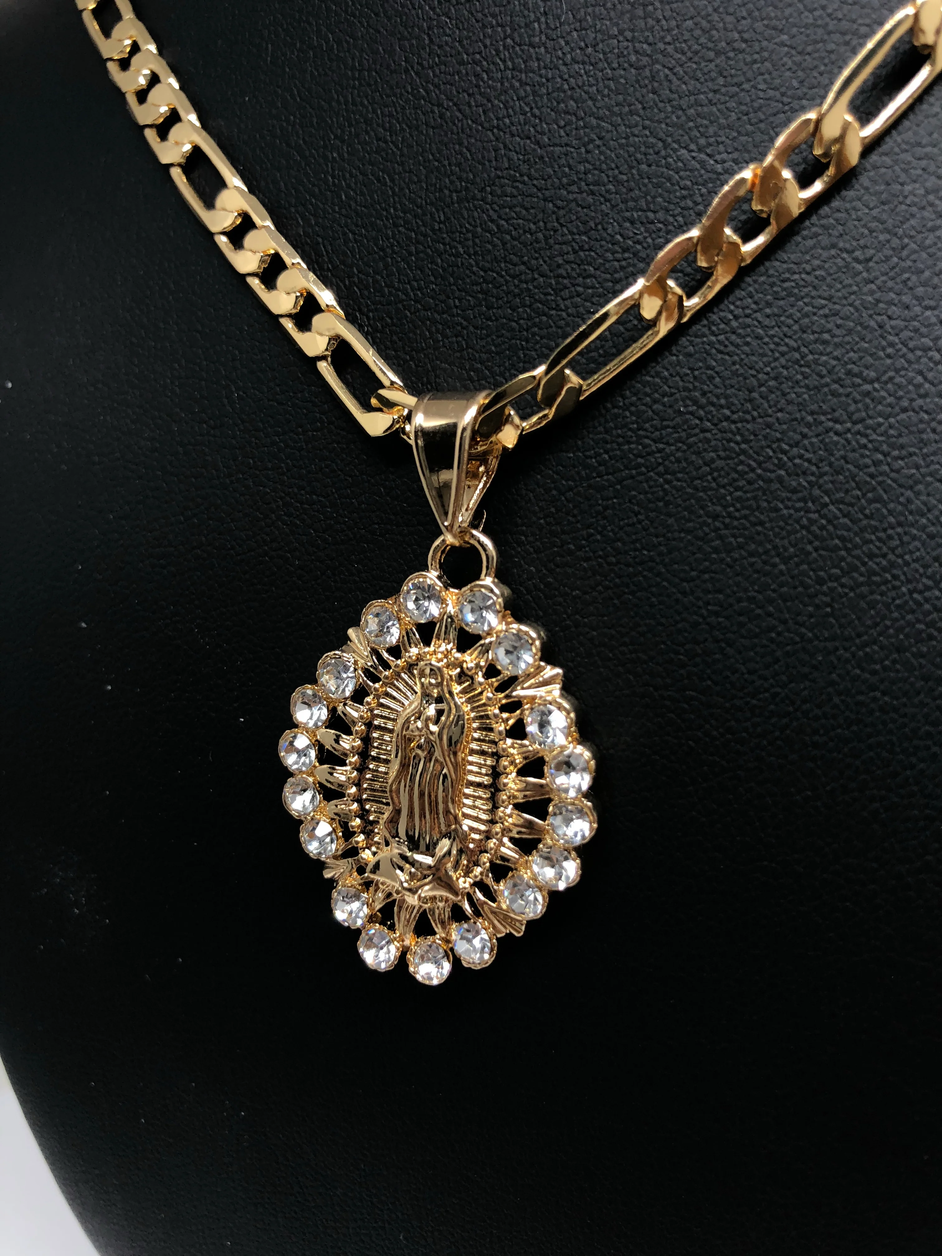 Gold Plated Virgin Mary White Stone Pendant with 26" Chain / Virgen de Guadalupe Medalla Piedras Blancas Cadena 26" Oro Laminado - Image 4