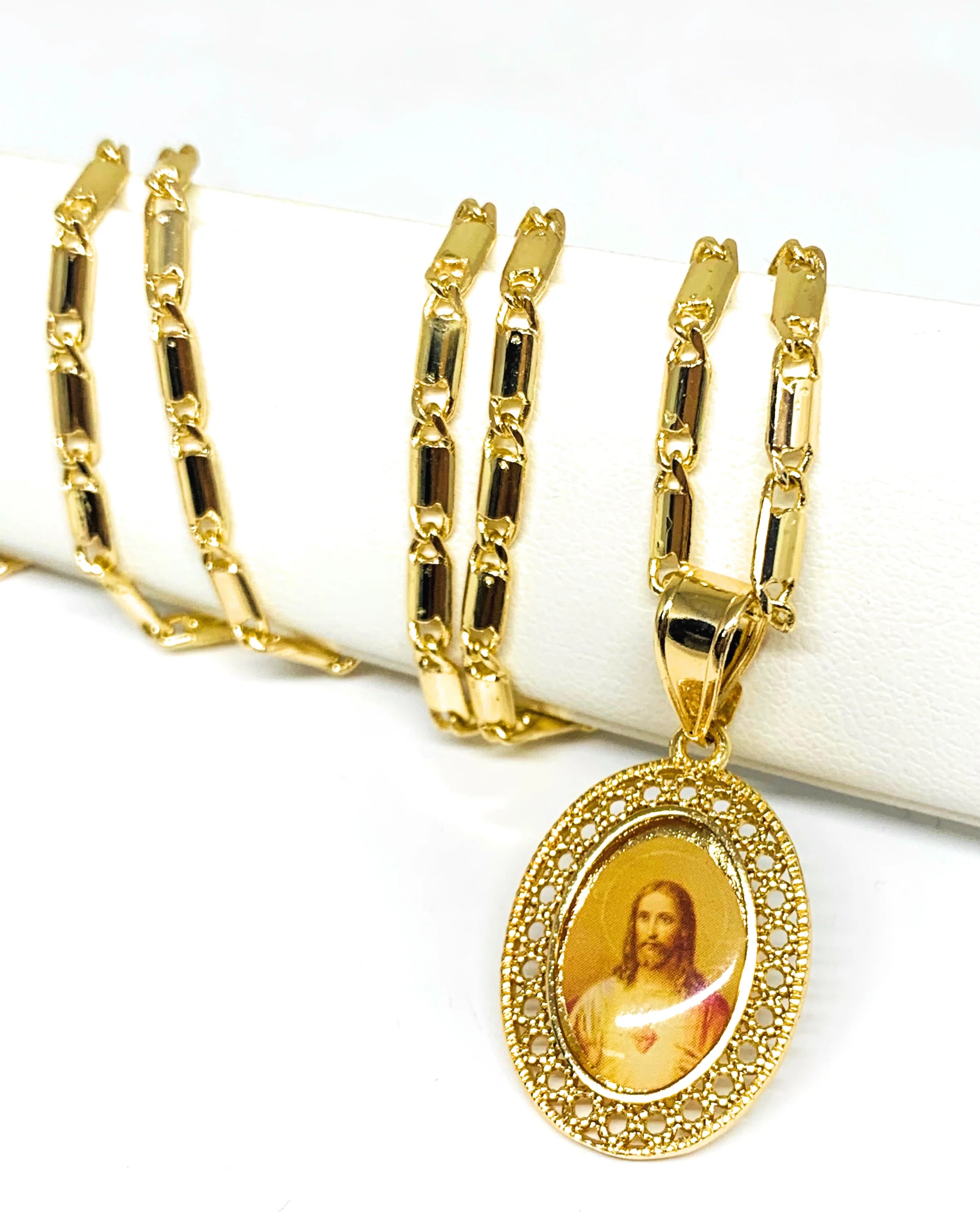 Gold Plated Jesus Sagrado Corazon Image Depiction Pendant 24" VALENTINA Chain - Image 4