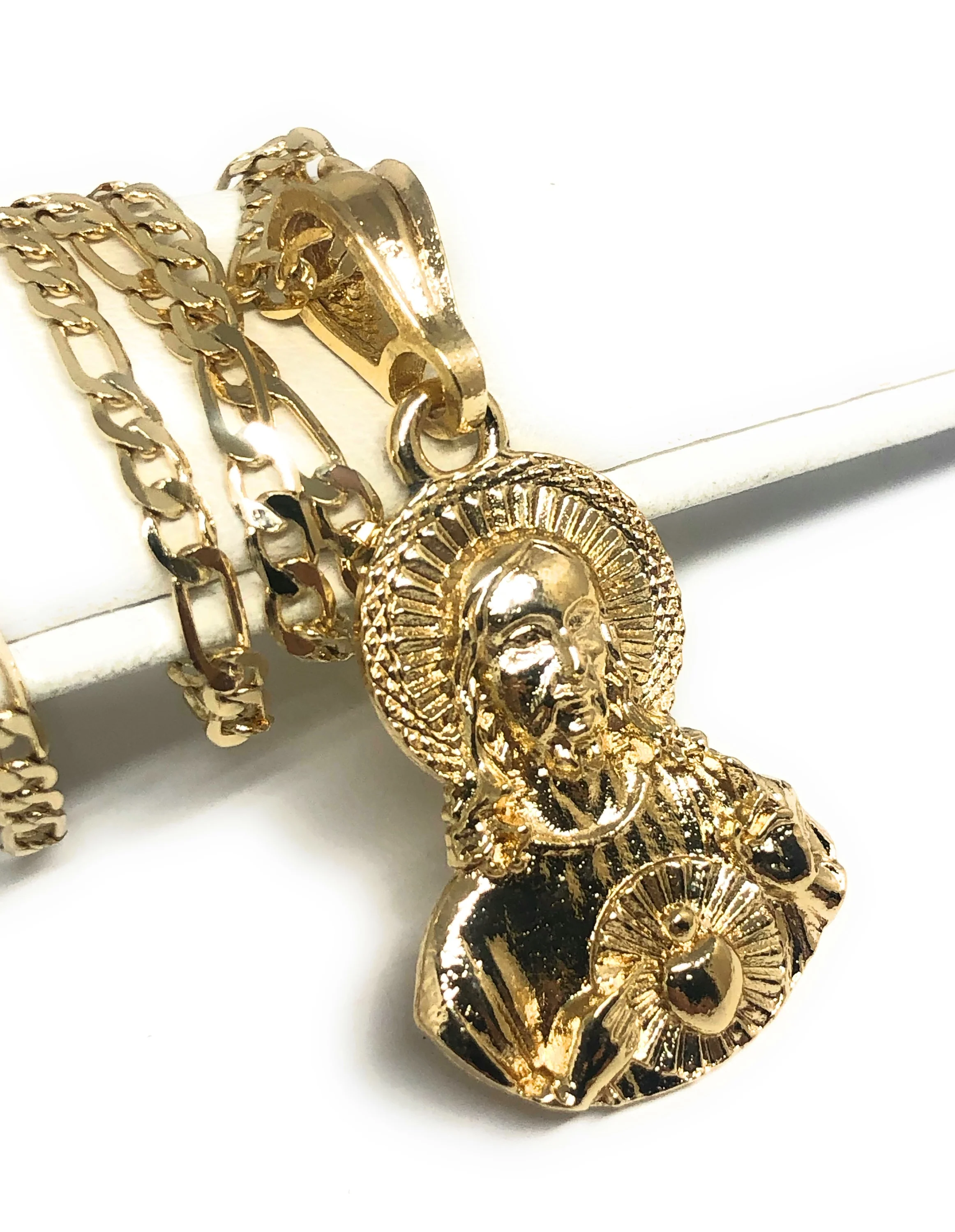 Gold Plated Jesus Sagrado Corazon Image Depiction Pendant 24" Figaro Chain - Image 3