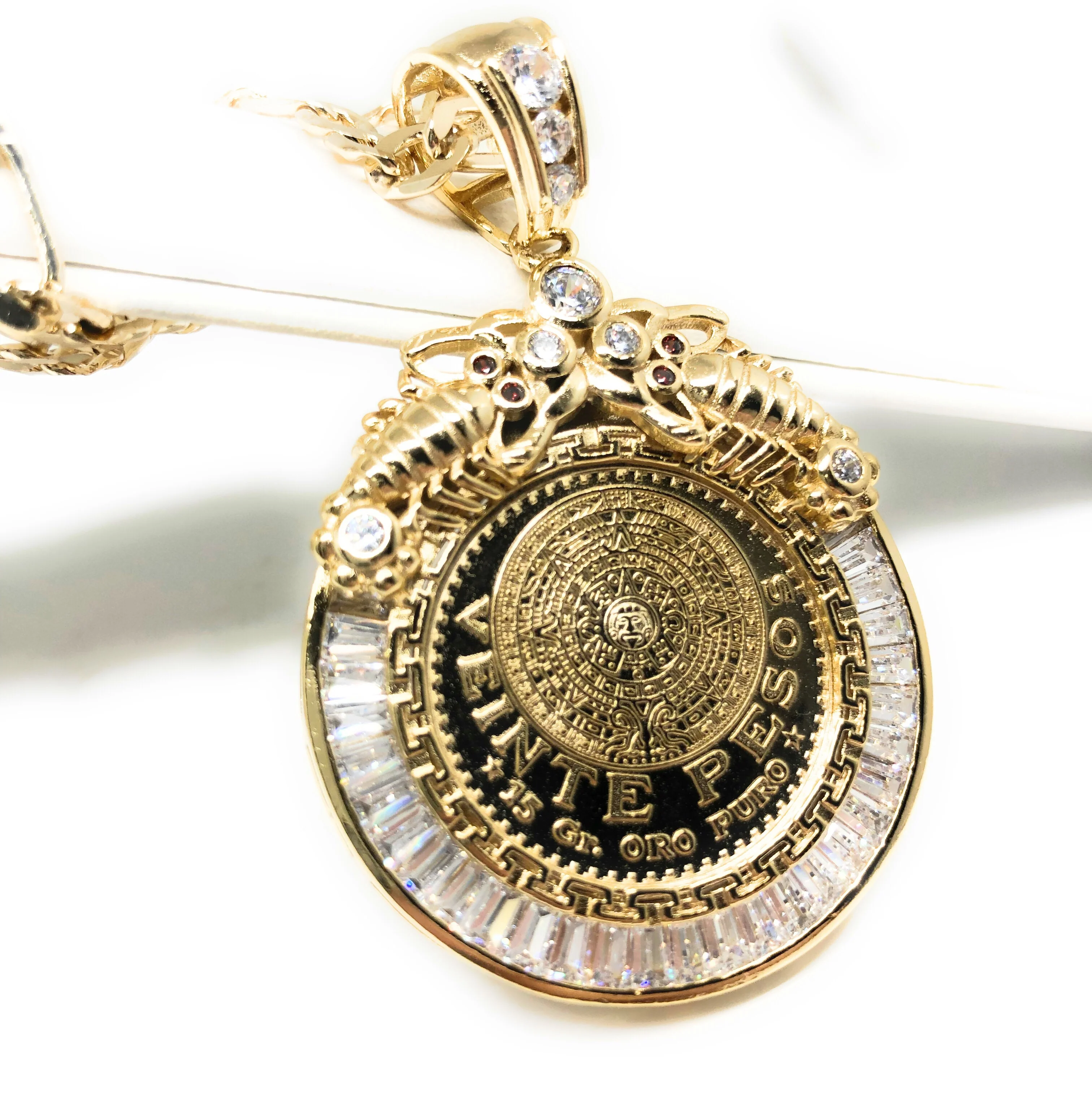 Gold Plated Mexican 20 Pesos Coin Aztec Calendar Scorpion CZ Oro Laminado Con Cadena Figaro 26" 5mm - Image 4