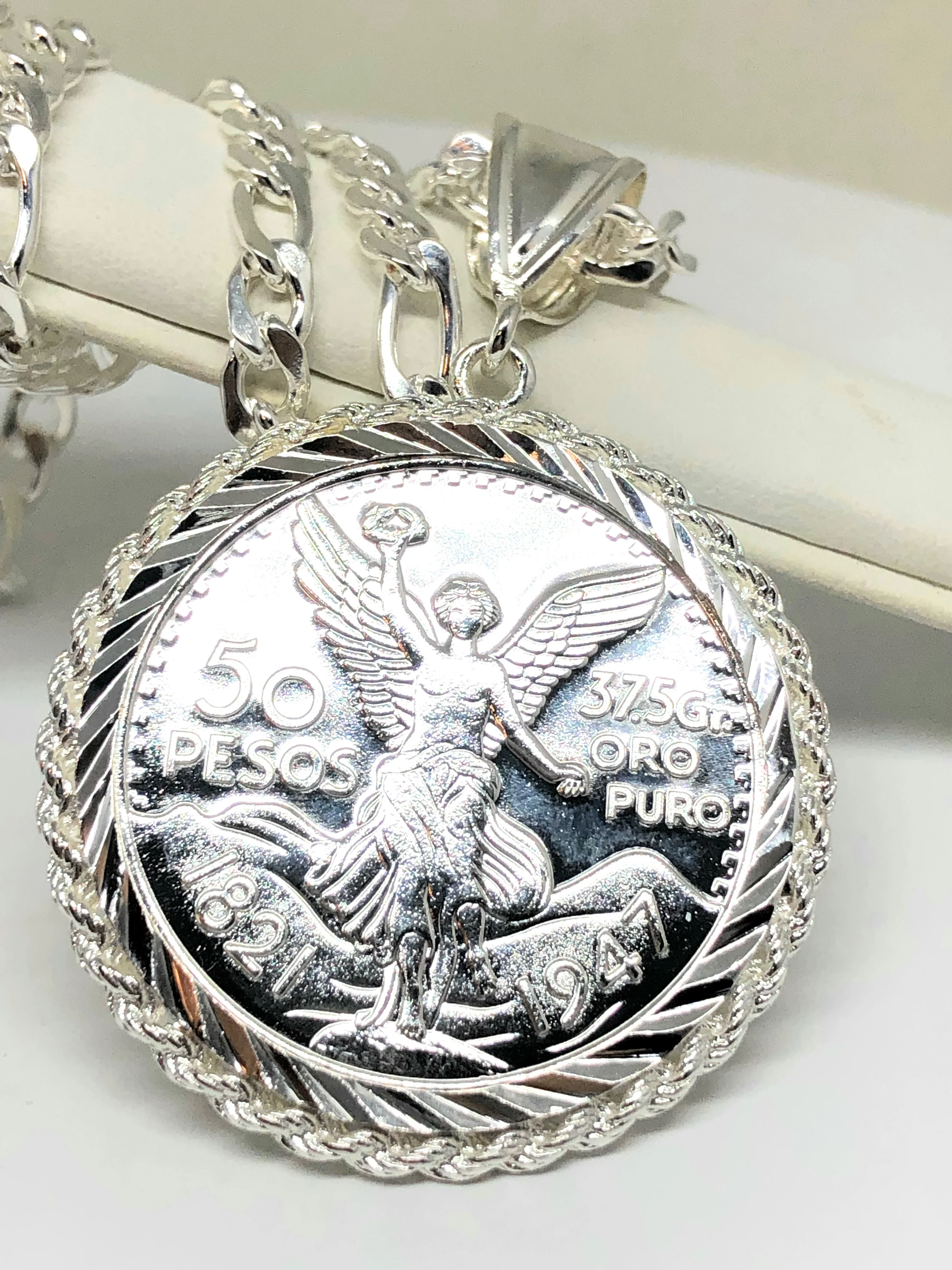 Gold Plated White Mexican Coin Centenario Mexicano Moneda 50 Pesos Pendant Chain 26" - Image 3